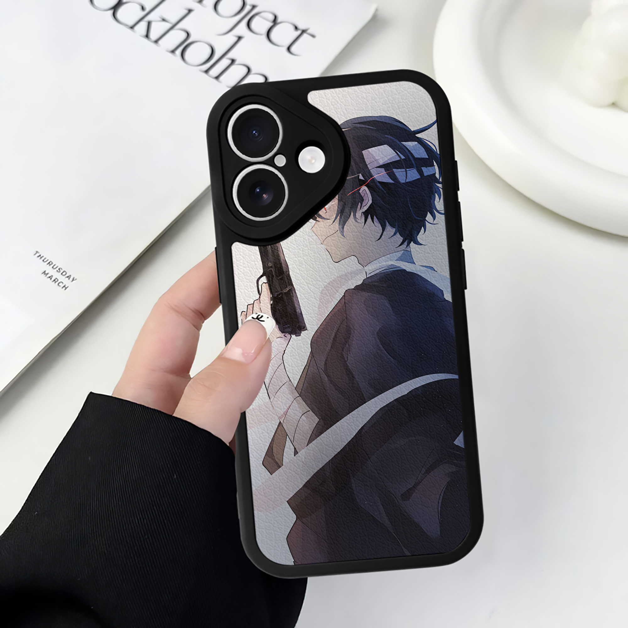 （画像用） 文豪ストレイドッグス Bungo Stray Dogs 【iPhone 16シリーズ対応】シリコンスマホケース（レザー調） 材質：シリコン